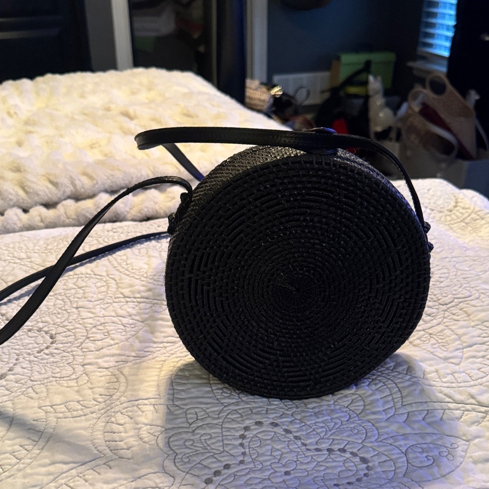 Elegant Black Woven Crossbody Bag